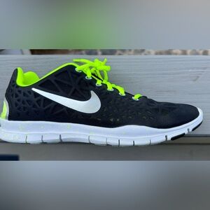 NIKE TR FIT 3 (2014) women’s size 9